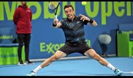 Roberto Bautista Agut sumó su octava victoria Top 10 al batir al No. 1 Novak Djokovic en semifinales de Doha.