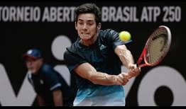 Christian Garín superó a Leonardo Mayer este viernes en el Brasil Open para clasificarse a semifinales.