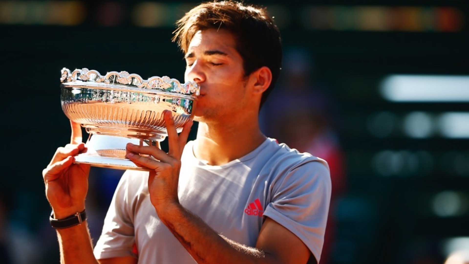 Christian Garin holds the trophy in Houston.