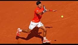 Djokovic-Roland-Garros-2019-Monday-Forehand