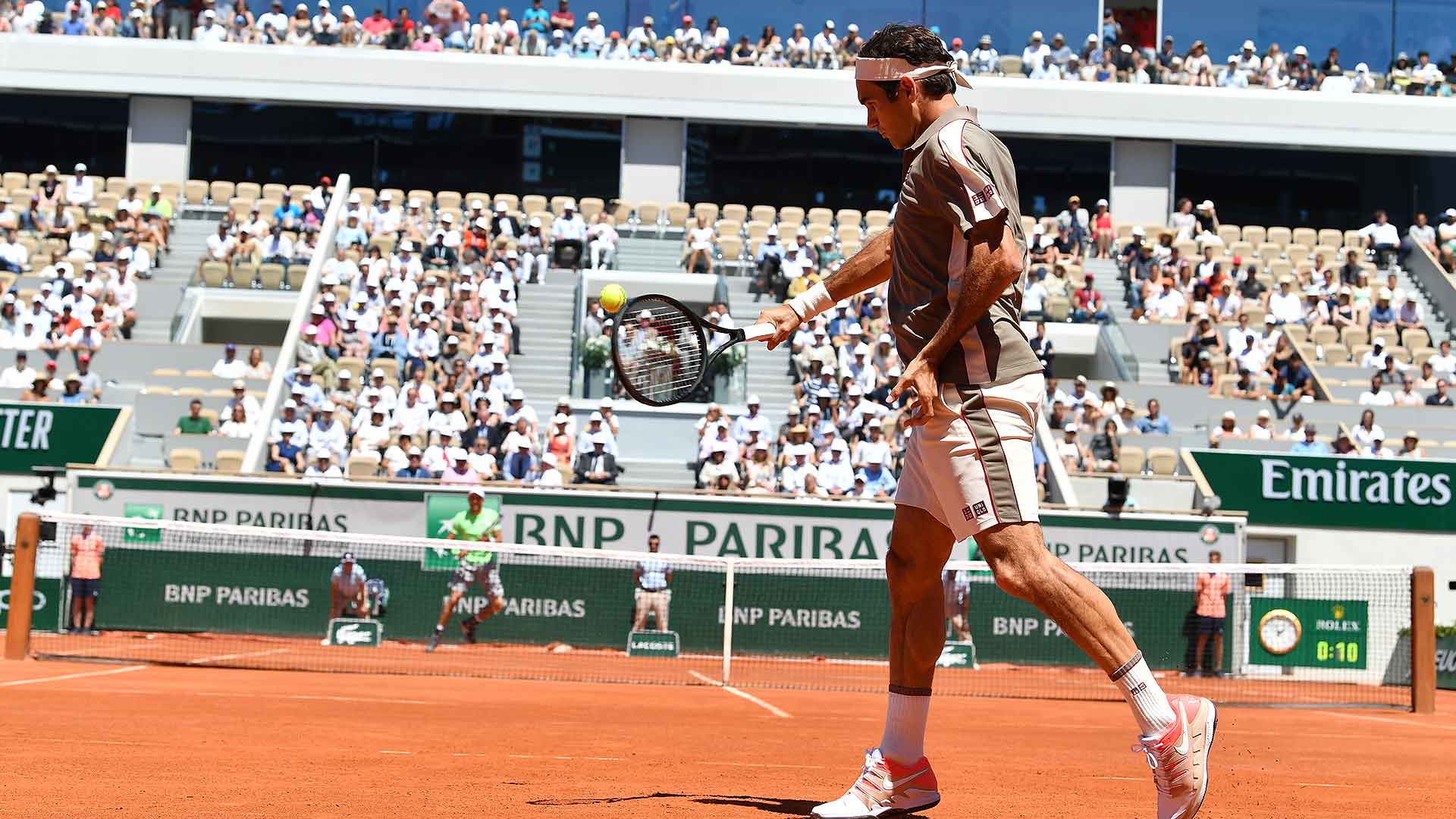 <a href='https://www.atptour.com/en/players/roger-federer/f324/overview'>Roger Federer</a> reaches the quarter-finals at <a href='https://www.atptour.com/en/tournaments/roland-garros/520/overview'>Roland Garros</a>