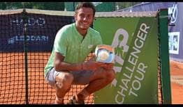 Alessandro Giannessi lifts his third ATP Challenger Tour trophy in Vicenza.