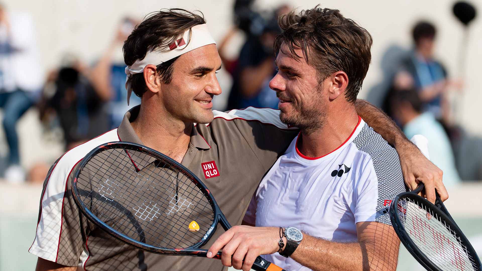 Roger Federer takes a 23-3 lead in his FedEx ATP Head2Head series with Stan Wawrinka with a four-set win in Paris.