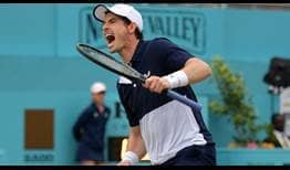 Andy Murray celebra durante la final de dobles del Fever-Tree Championships.