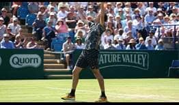Taylor Fritz celebra su primer título ATP Tour tras superar a Sam Querrey en Eastbourne.
