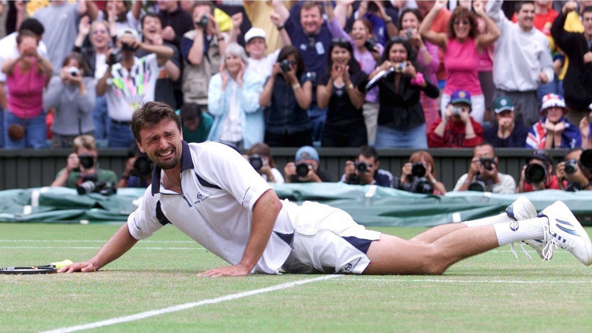 <a href='https://www.atptour.com/en/players/goran-ivanisevic/i034/overview'>Goran Ivanisevic</a> celebrates at 2001 <a href='https://www.atptour.com/en/tournaments/wimbledon/540/overview'>Wimbledon</a>