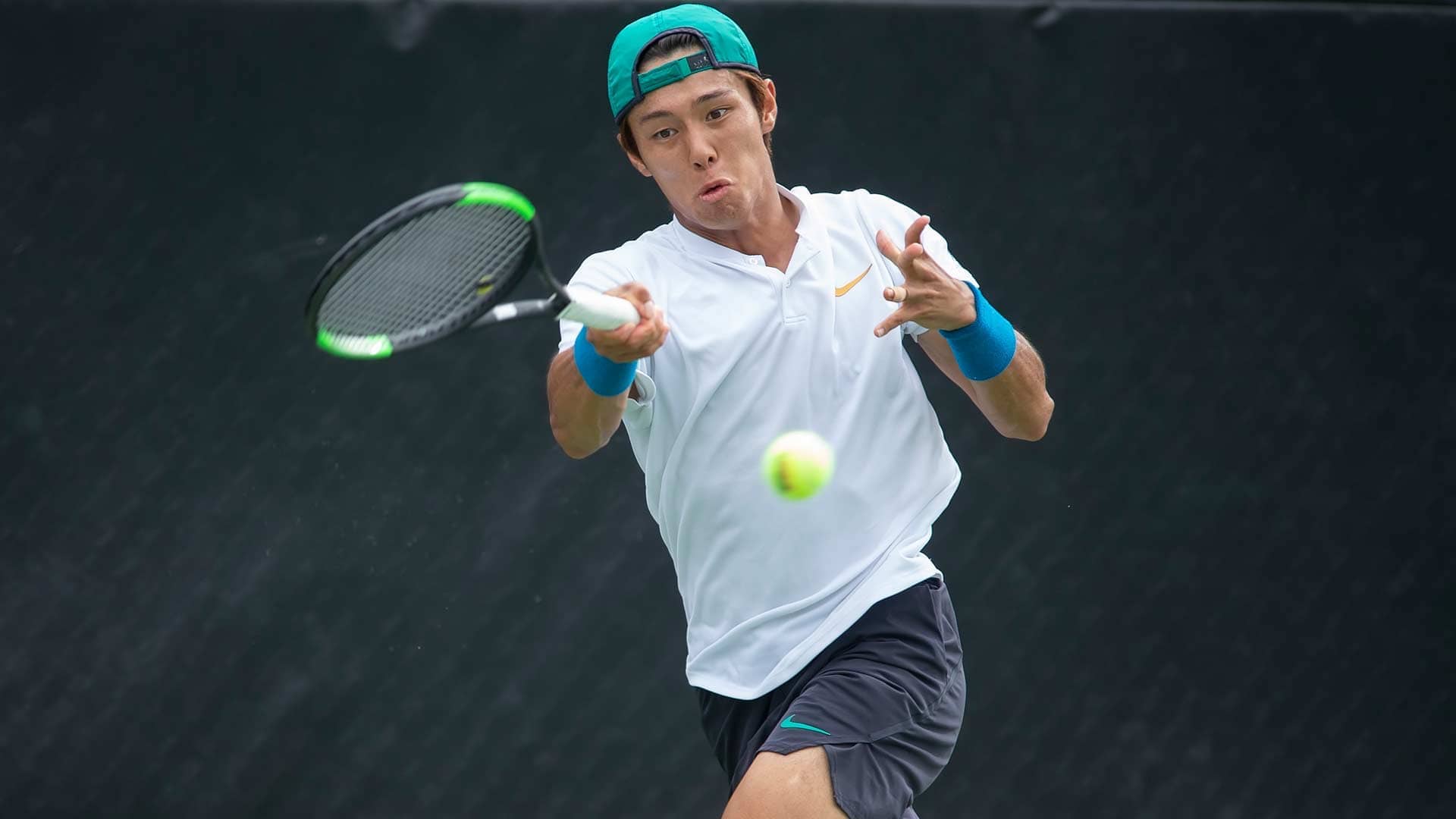 Duckhee Lee hits a forehand in Winston-Salem 2019