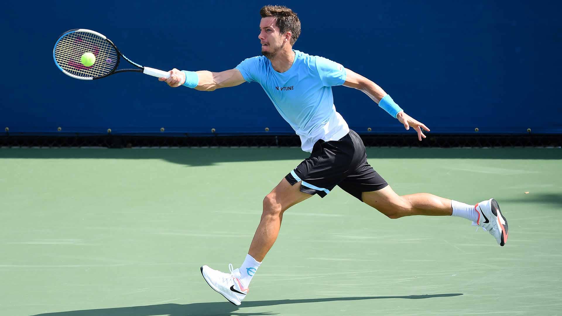 Серена уильямс. Теннисисты с сумками. Лоренцо каччаланца. Won't полная. Теннис фото.