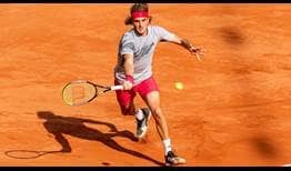 Stefanos Tsitsipas quebró en cuatro ocasiones a Daniel Evans para avanzar a segunda ronda en Hamburgo.