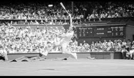 Wilson-Wimbledon-1961-Fraser-Match