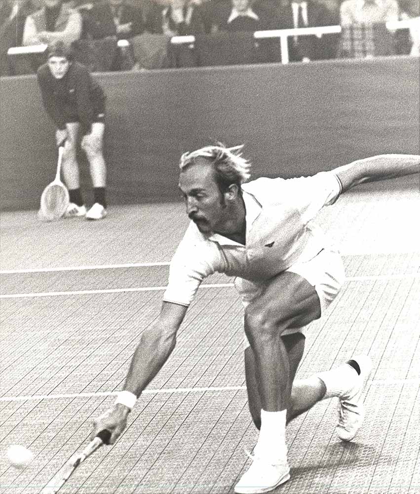 <a href='https://www.atptour.com/en/players/stan-smith/s060/overview'>Stan Smith</a>