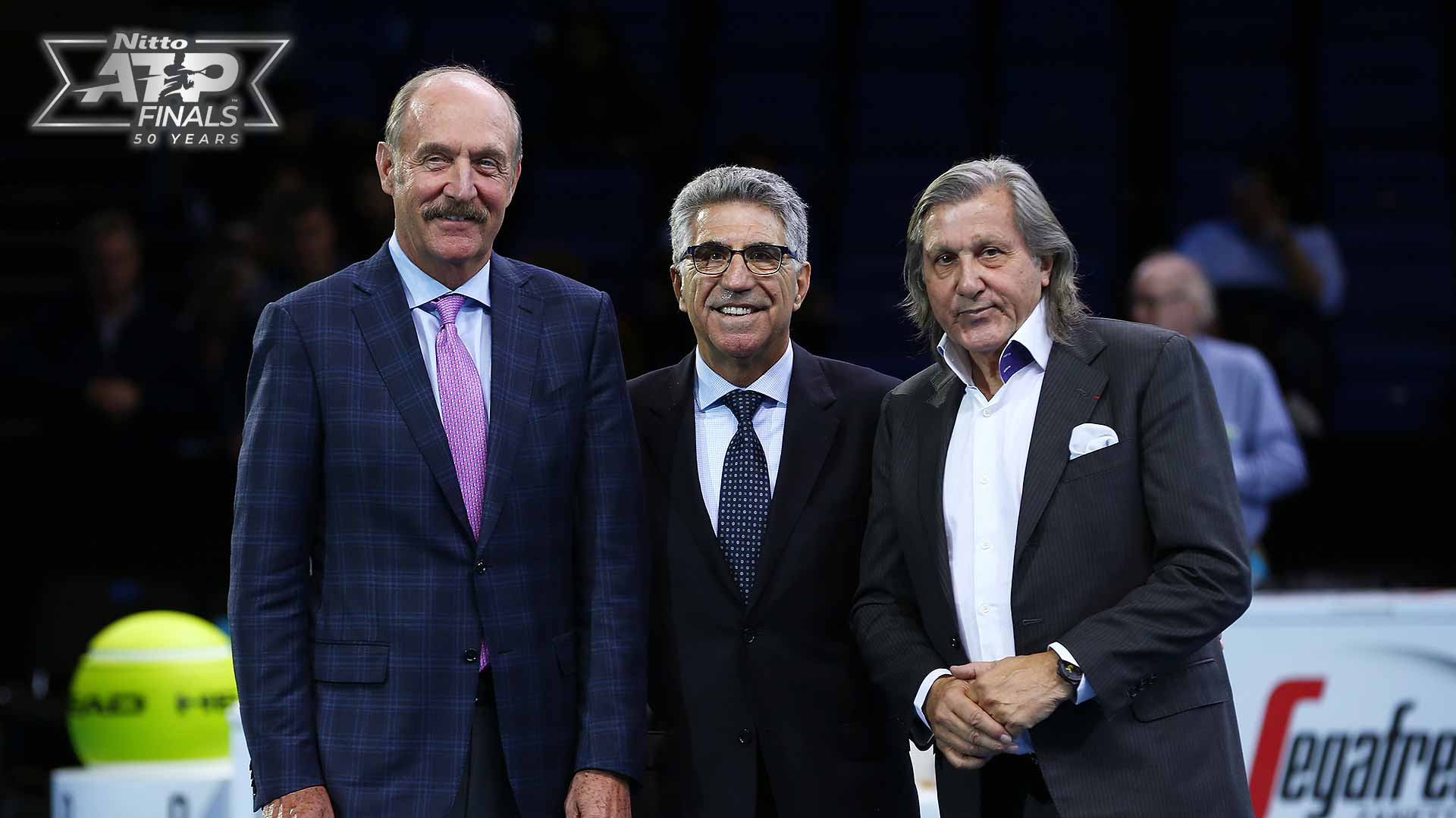 Orantes (center) became the first Spaniard to win the Masters in 1976.