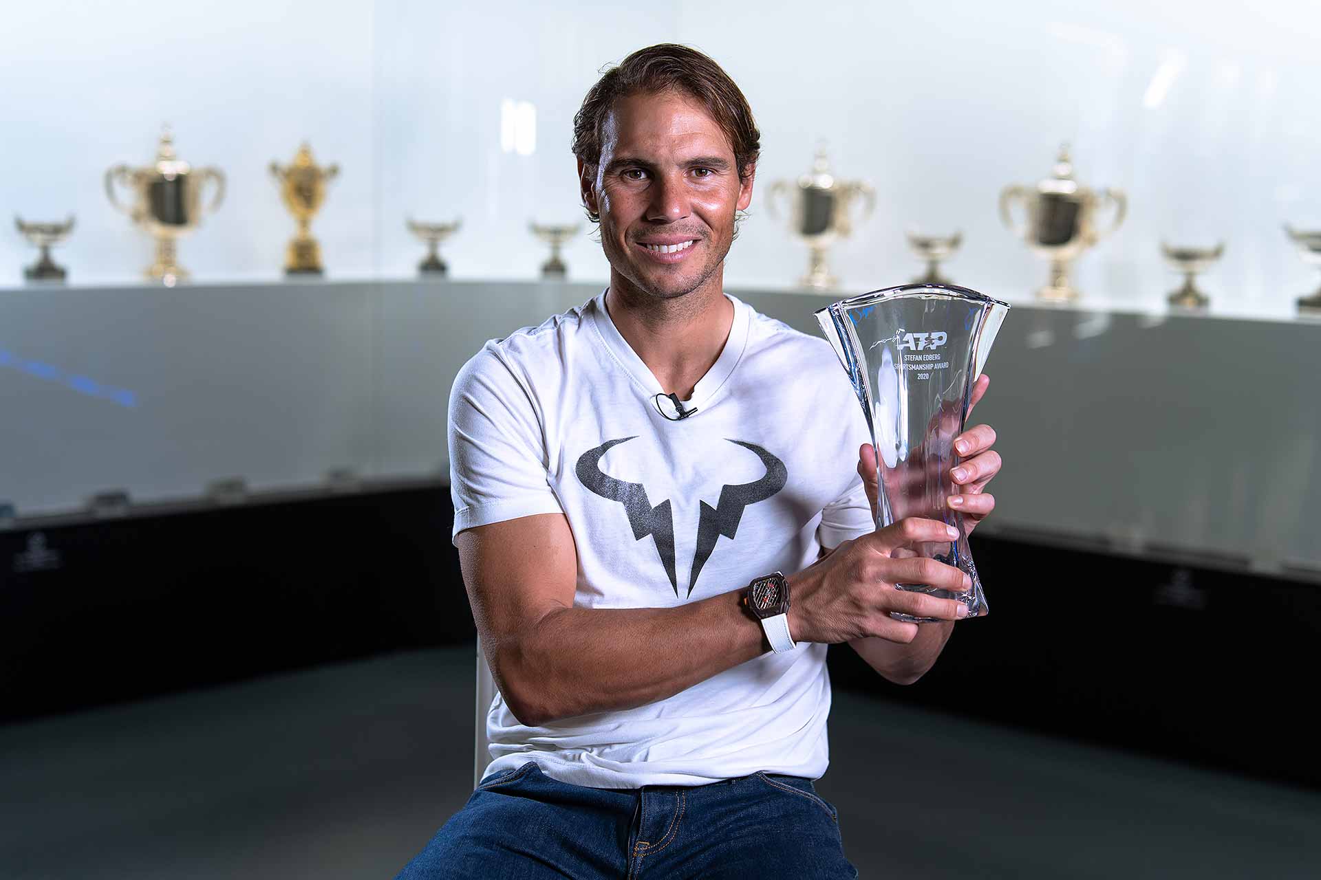 <a href='https://www.atptour.com/en/players/rafael-nadal/n409/overview'>Rafael Nadal</a> is honoured with the <a href='https://www.atptour.com/en/players/stefan-edberg/e004/overview'>Stefan Edberg</a> Sportsmanship Award in the 2020 ATP Awards.