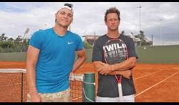 David Nalbandian junto a su pupilo Miomir Kecmanovic, con quien empezó a trabajar como entrenador en el Córdoba Open 2021.