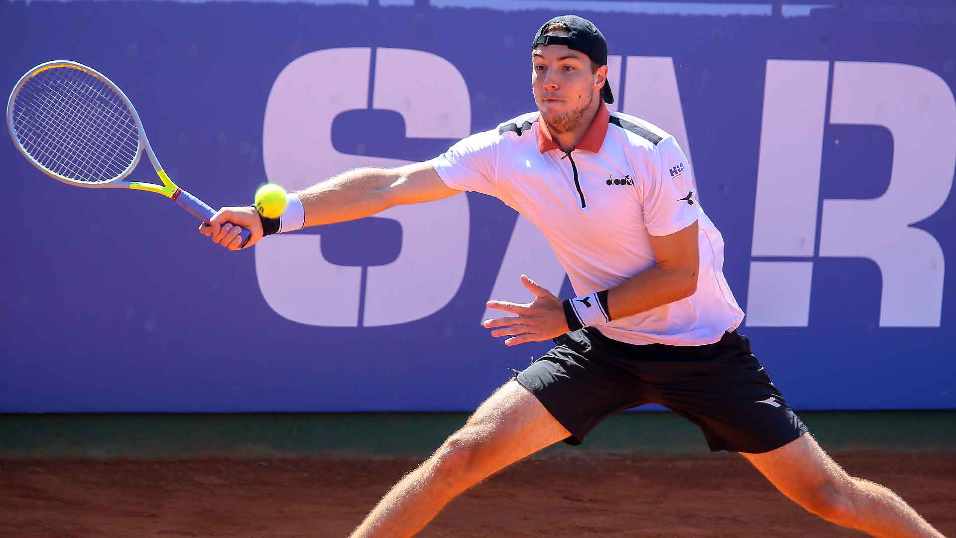 Taylor Fritz and Jan-Lennard Struff Battle Into Cagliari Quarter-finals ATP Tour Tennis