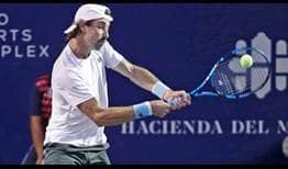 Jordan Thompson takes a 3-1 ATP Head2Head series lead against Ivo Karlovic with a win on Tuesday evening in Los Cabos.
