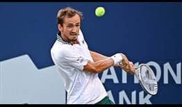 Daniil Medvedev powered into the Toronto semi-final after a victory over Hubert Hurkacz.