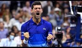 Novak Djokovic celebra su victoria en cinco set ante Alexander Zverev este viernes en semifinales del US Open. 
