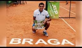 Thiago Monteiro celebrates his title in Braga, Portugal, on the ATP Challenger Tour.