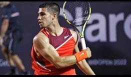 Carlos Alcaraz loses just three games in the final two sets to defeat Jaume Munar in Rio de Janeiro.
