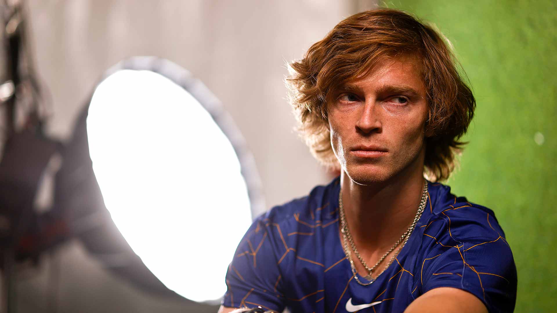 <a href='https://www.atptour.com/en/players/andrey-rublev/re44/overview'>Andrey Rublev</a> at the 2022 ATP/WTA Super Shoot in Indian Wells.