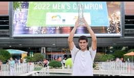 Carlos Alcaraz levanta el mayor título de su carrera en el Miami Open presented by Itaú.