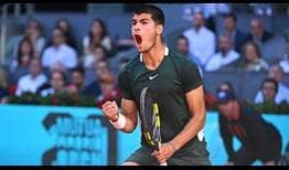 Carlos Alcaraz supera a Novak Djokovic en tres mangas en las semifinales del Mutua Madrid Open.