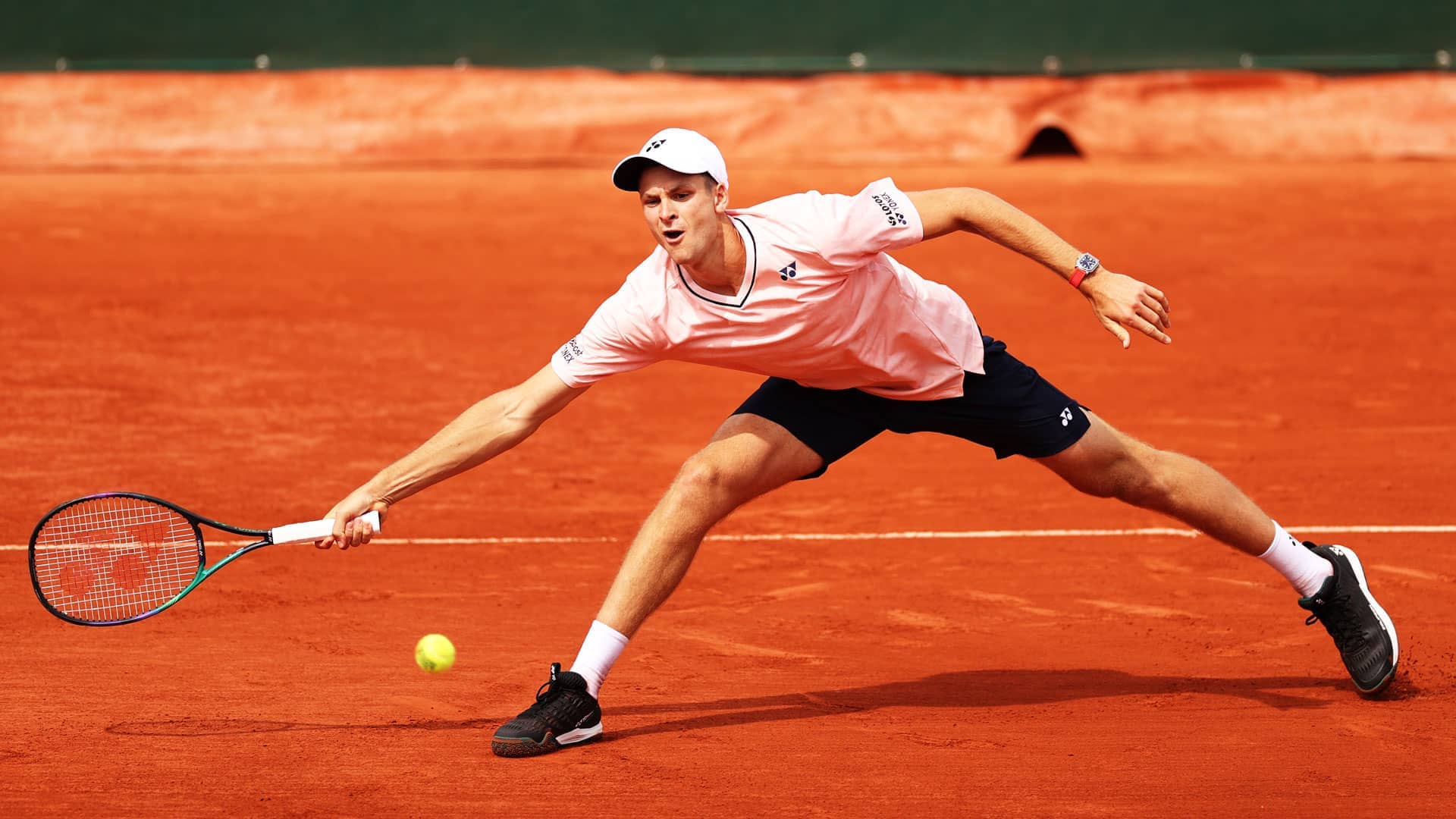 Hubert Hurkacz records his maiden third-round appearance at Roland Garros