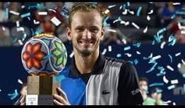 Daniil Medvedev defeats Cameron Norrie with the loss of just five games to claim the Los Cabos title.