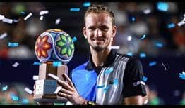 Daniil Medvedev defeats Cameron Norrie with the loss of just five games to claim the Los Cabos title.