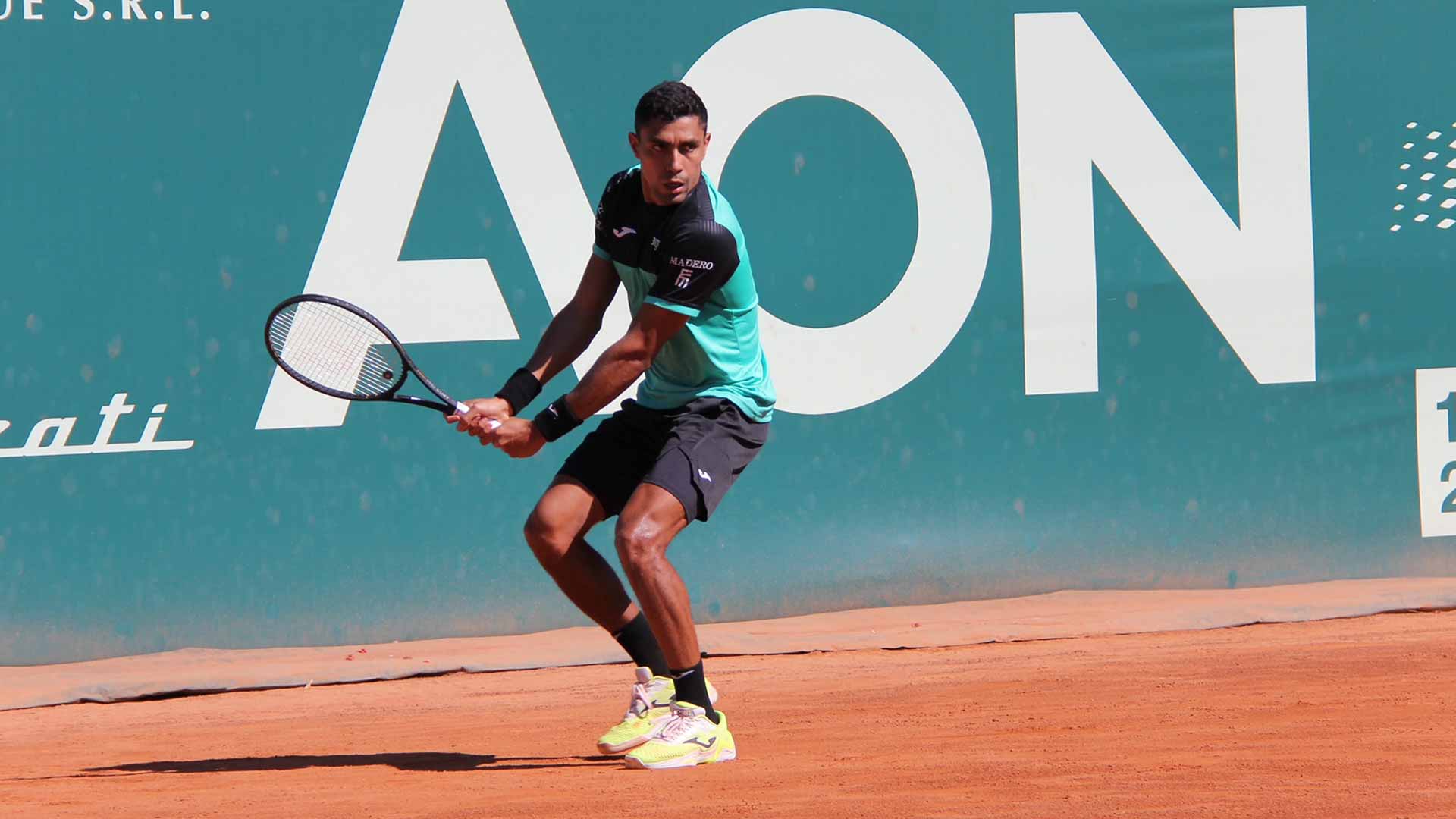 <a href='https://www.atptour.com/en/players/thiago-monteiro/mj08/overview'>Thiago Monteiro</a> in action during the Genoa Challenger final.