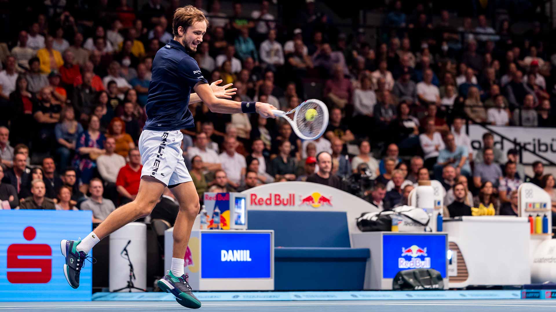 Daniil Medvedev in action against Jannik Sinner on Friday at the Erste Bank Open in Vienna.