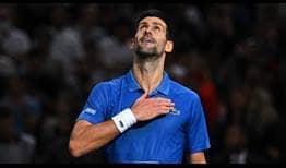Novak Djokovic celebra una victoria en el Rolex Paris Masters 2022.
