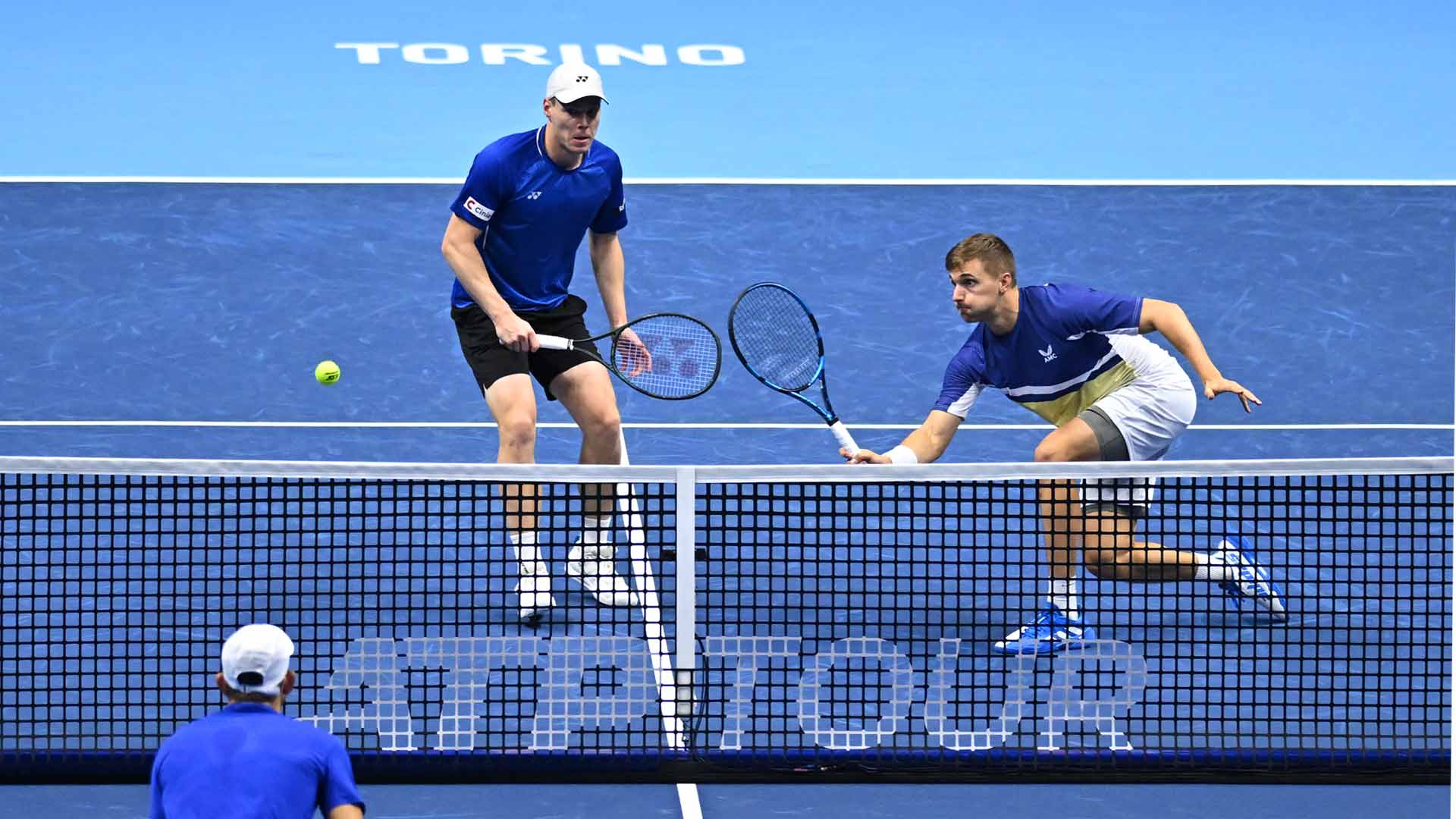 Lloyd Glasspool and Harri Heliovaara defeat Marcelo Arevalo and Jean-Julien Rojer on their Nitto ATP Finals debut Sunday.