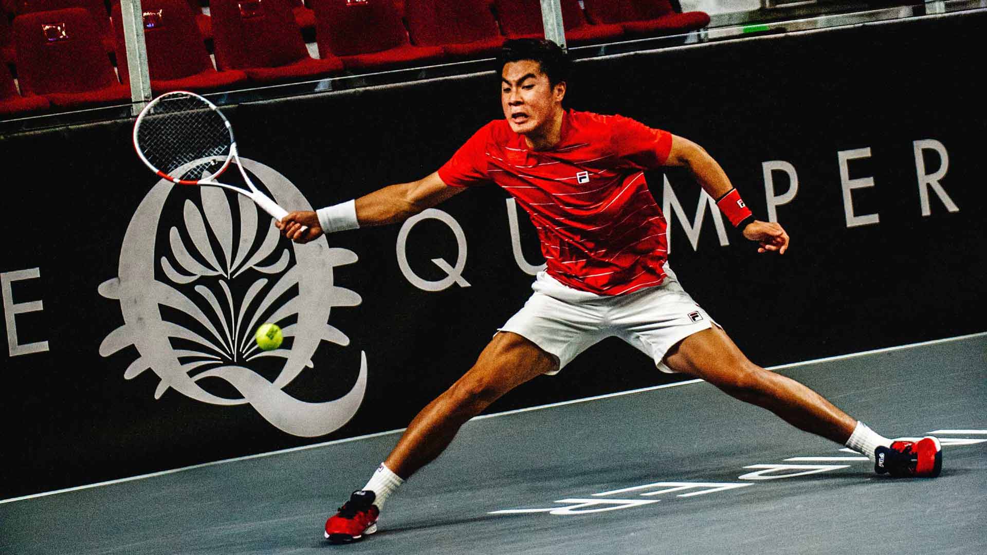 <a href='https://www.atptour.com/en/players/brandon-nakashima/n0ae/overview'>Brandon Nakashima</a> in action at the 2021 Quimper-2 Challenger.
