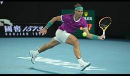 Rafael Nadal vuelve al Abierto de Australia para defender su corona.