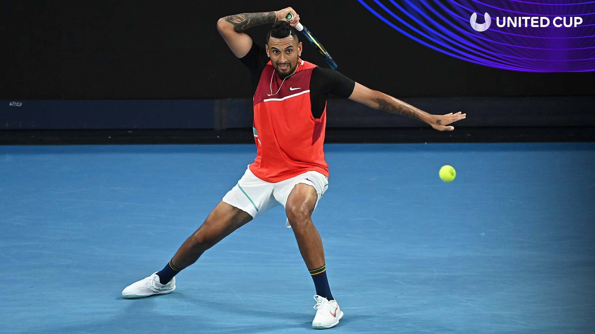 Nick Kyrgios en acción en el Australian Open 2022.