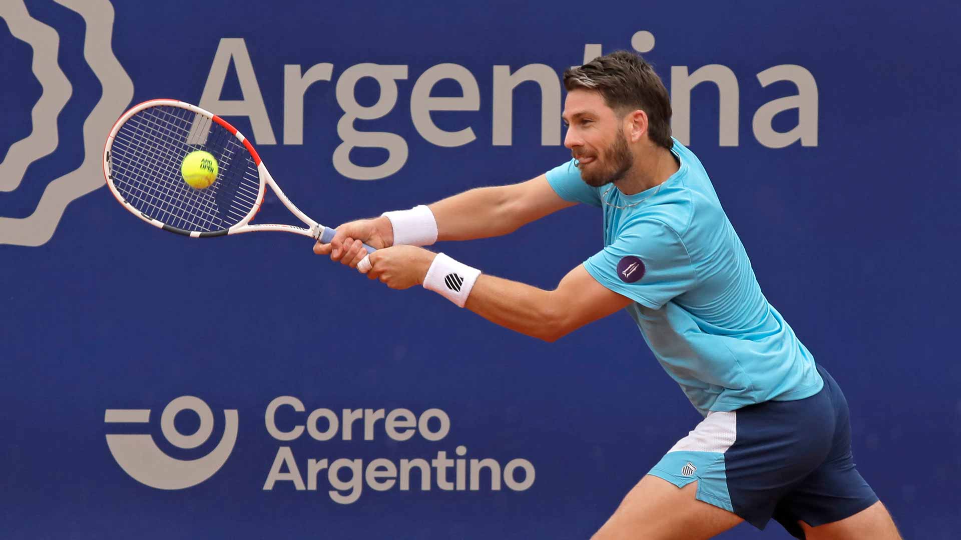 Cameron Norrie in action Friday at the 2023 Argentina Open.