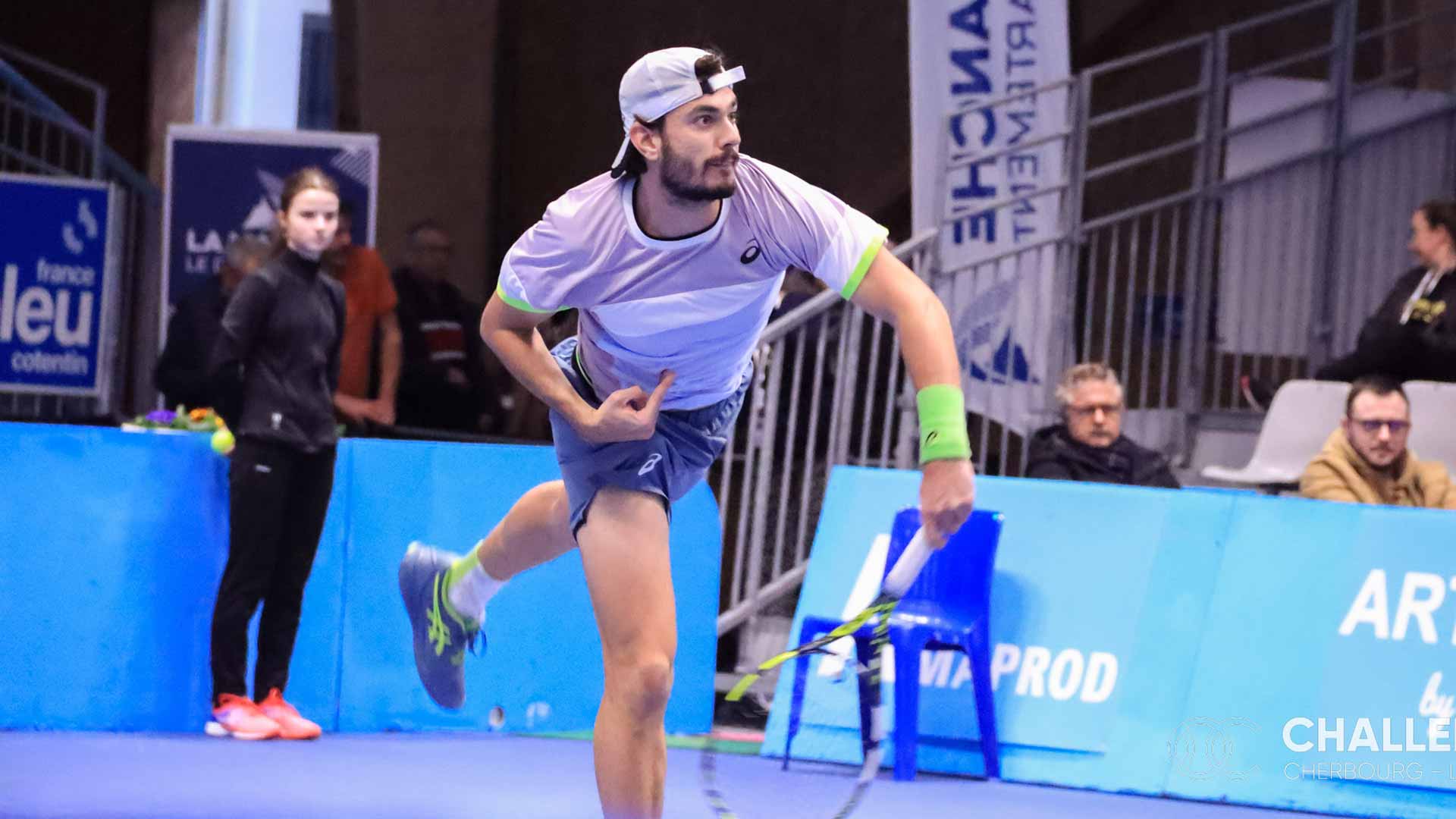 <a href='https://www.atptour.com/en/players/giulio-zeppieri/z0a1/overview'>Giulio Zeppieri</a> at the 2023 Cherbourg Challenger.