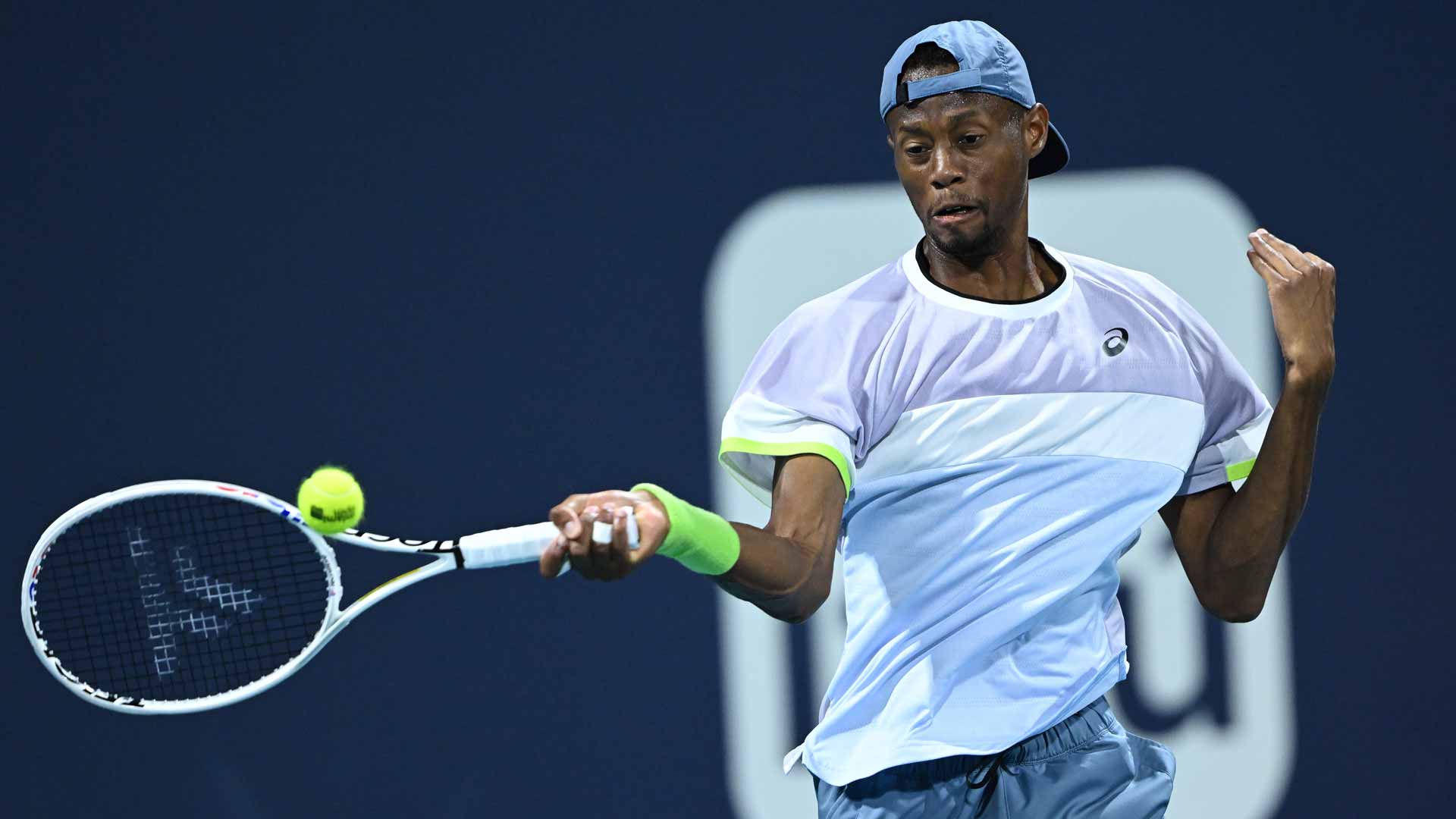 Christopher Eubanks defeats Adrian Mannarino in two tie-breaks to reach the quarter-finals in Miami.