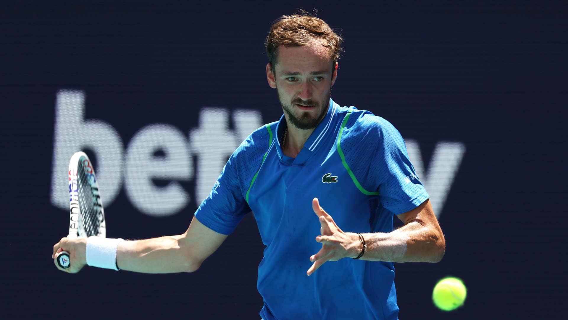 Daniil Medvedev wins his 19th career tour-level title and his first Miami.