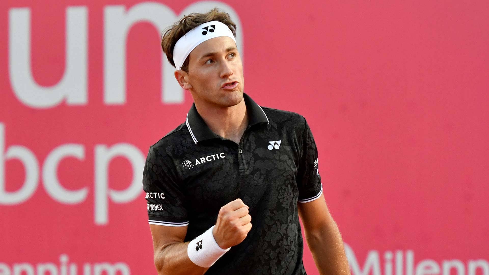 Casper Ruud earns his 100th tour-level win on clay on Wednesday in Estoril.