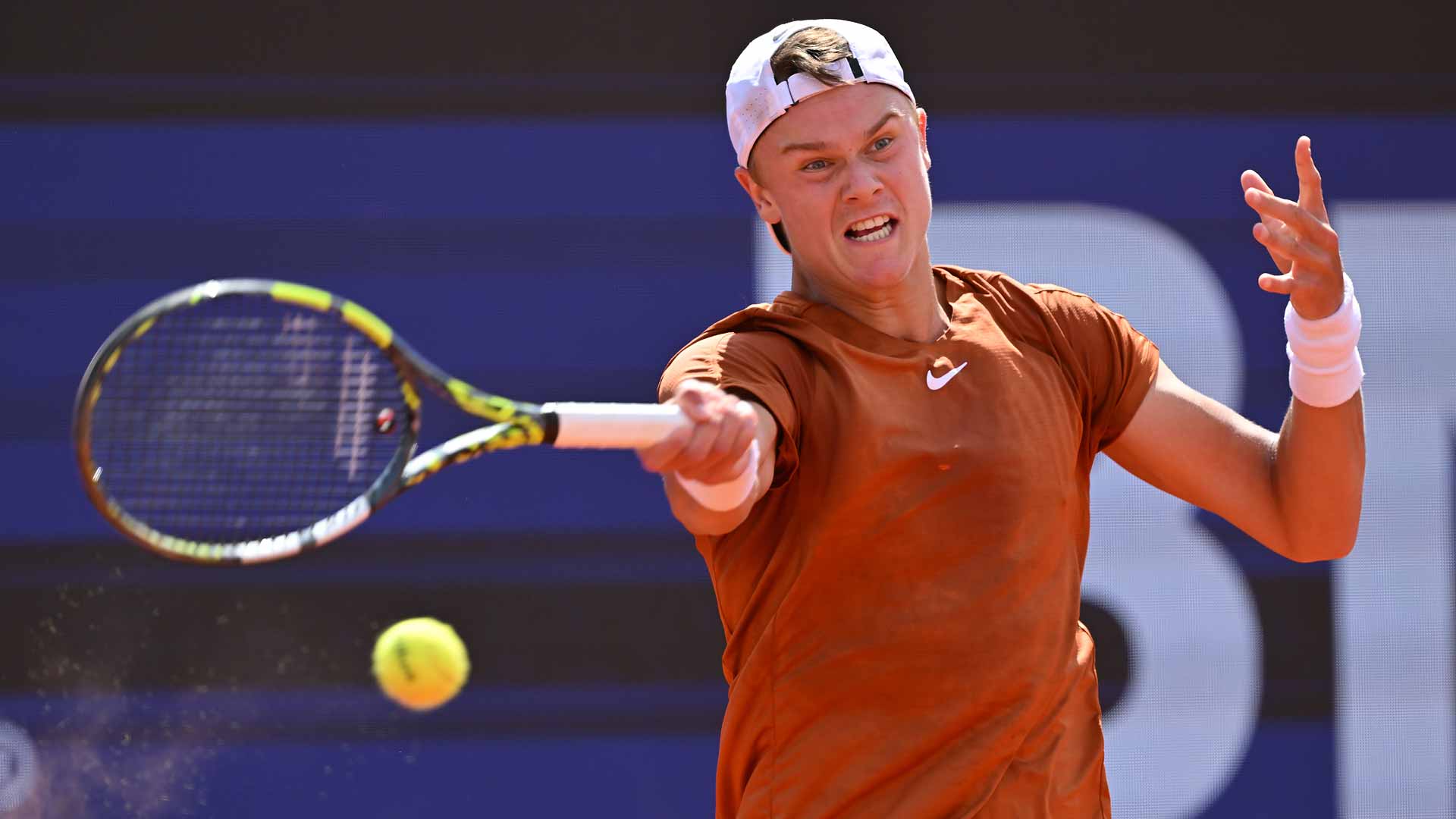 Holger Rune defeats Christopher O'Connell in straight sets Saturday to reach the Munich final.