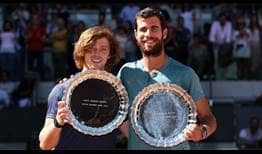 Andrey Rublev y Karen Khachanov celebran su triunfo en el Mutua Madrid Open 2023.