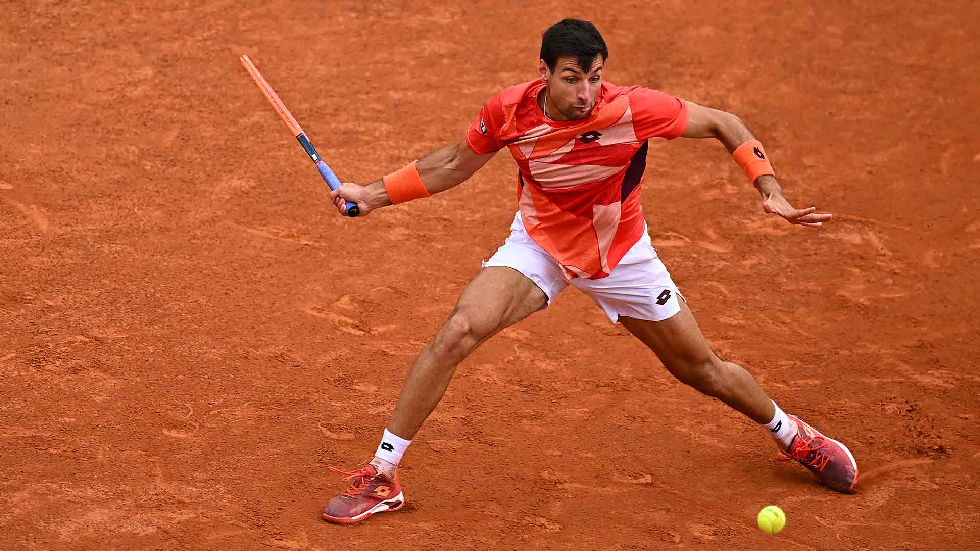 Bernabé Zapata Miralles ha ganado 15 partidos sobre tierra batida esta temporada.