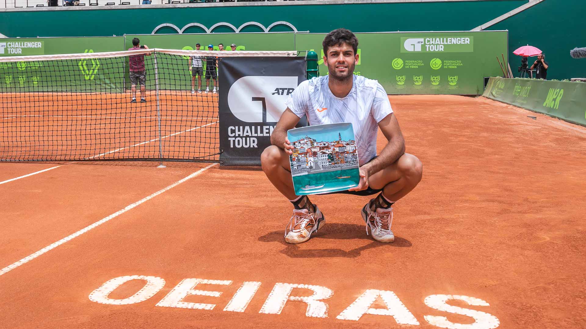 <a href='https://www.atptour.com/en/players/facundo-diaz-acosta/d0cg/overview'>Facundo Diaz Acosta</a> is crowned champion at the Challenger 75 event in Oeiras, Portugal.