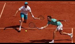 Marcel Granollers and Horacio Zeballos advance to the Roland Garros semi-finals with a fourth consecutive straight-sets win.