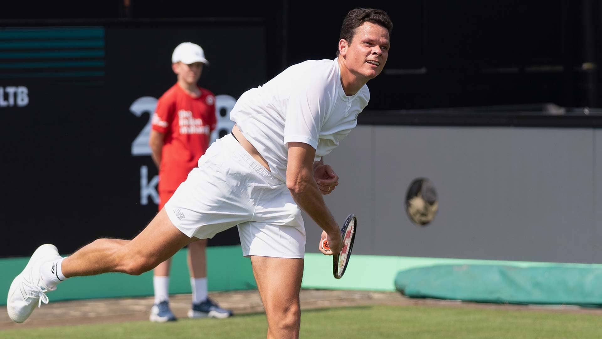 Milos Raonic in action during his 6-3, 6-4 victory against Miomir Kecmanovic on Monday in 's-Hertogenbosch.