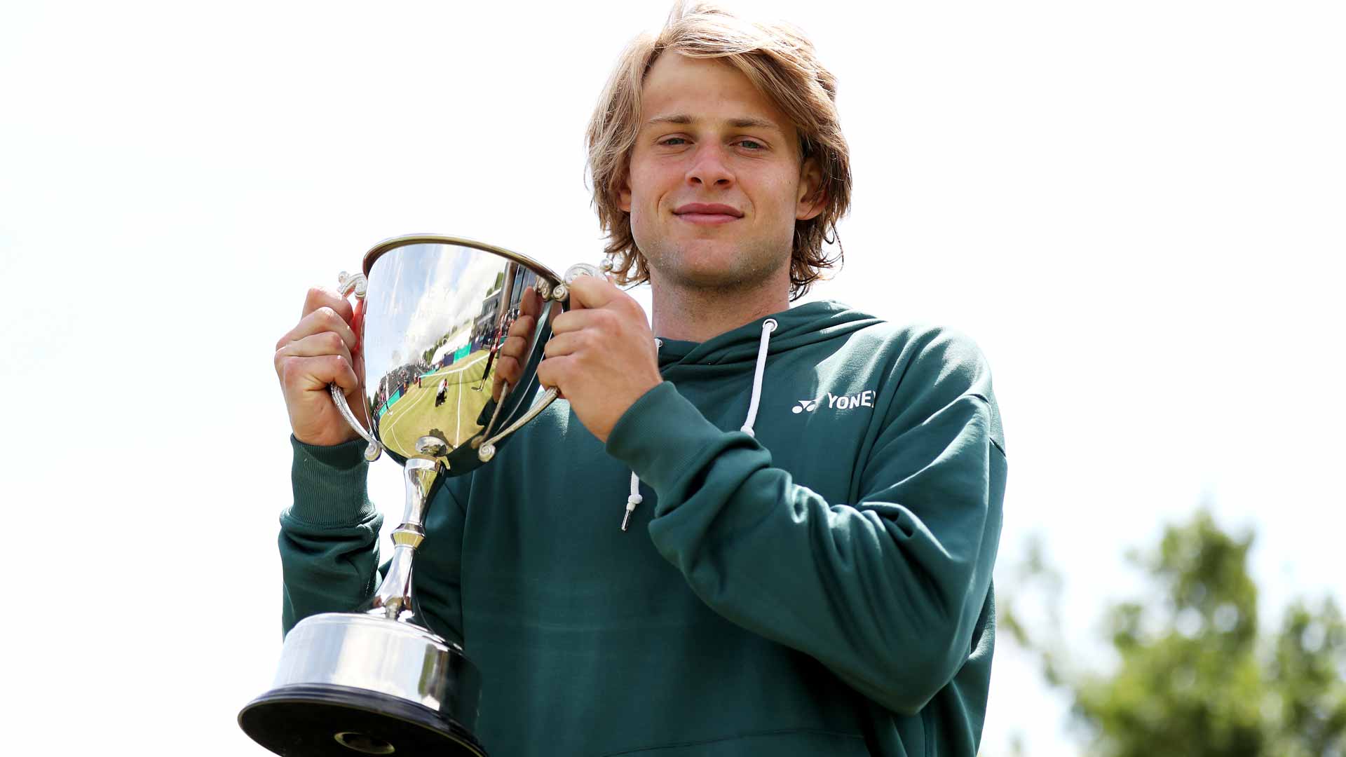 <a href='https://www.atptour.com/en/players/zizou-bergs/bu13/overview'>Zizou Bergs</a> triumphs at the 2022 Ilkley Trophy.