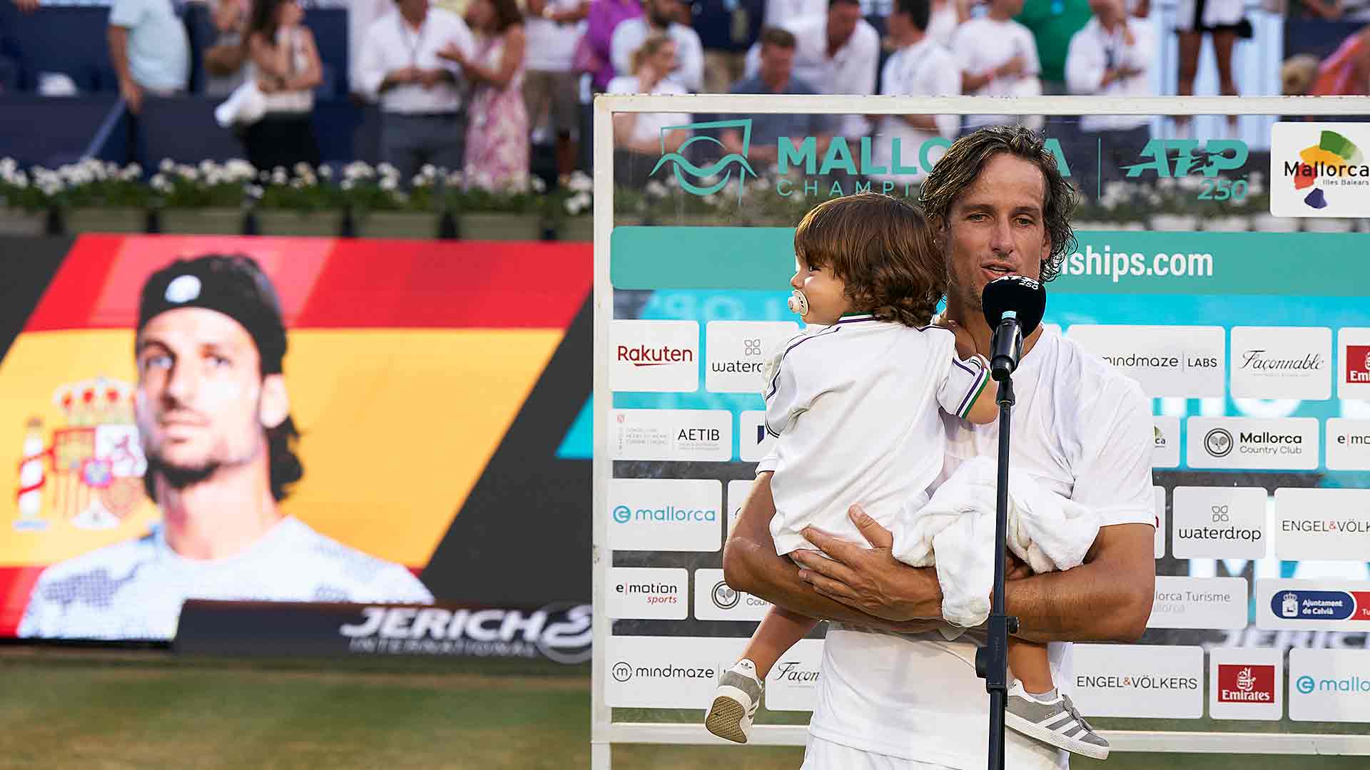 Feliciano López se dirige al público del Mallorca Championships.